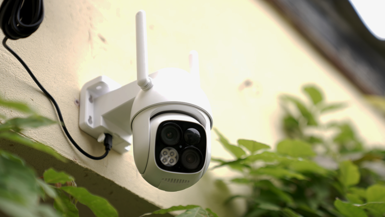 Yoosee Dual-Lens Varifocal PTZ Camera